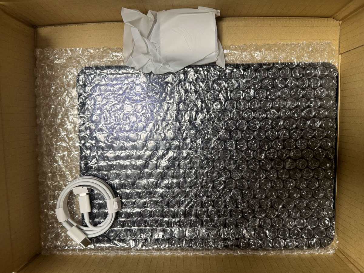 Amazon整備済み品 梱包の様子